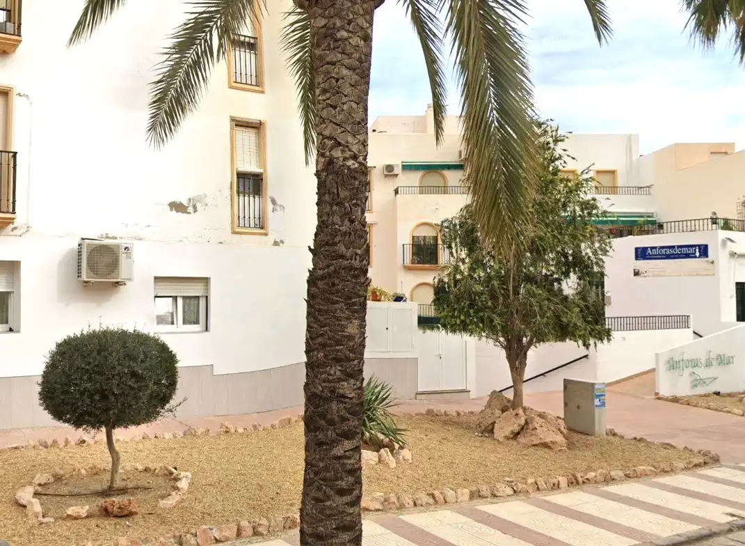 Vista exterior de Piso en venta en Carboneras