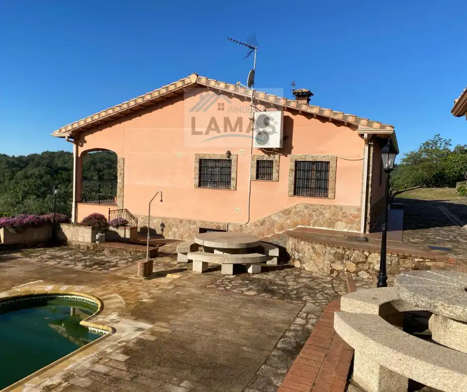 Vista exterior de Finca rústica en venta en Valverde de la Vera con Jardín privado, Terraza y Piscina