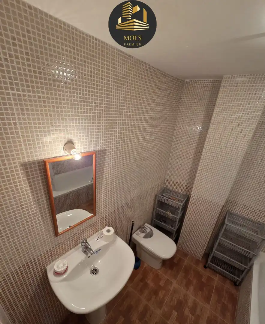 Badezimmer von Wohnung zum Verkauf in Mengíbar mit Klimaanlage, Terrasse und Abstellraum