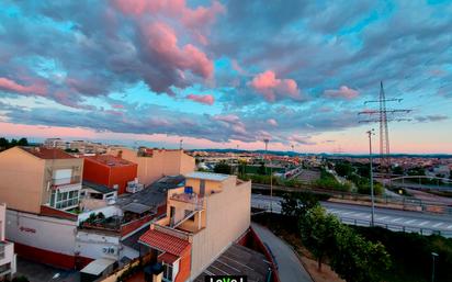 Vista exterior de Pis en venda en Terrassa amb Terrassa, Moblat i Forn