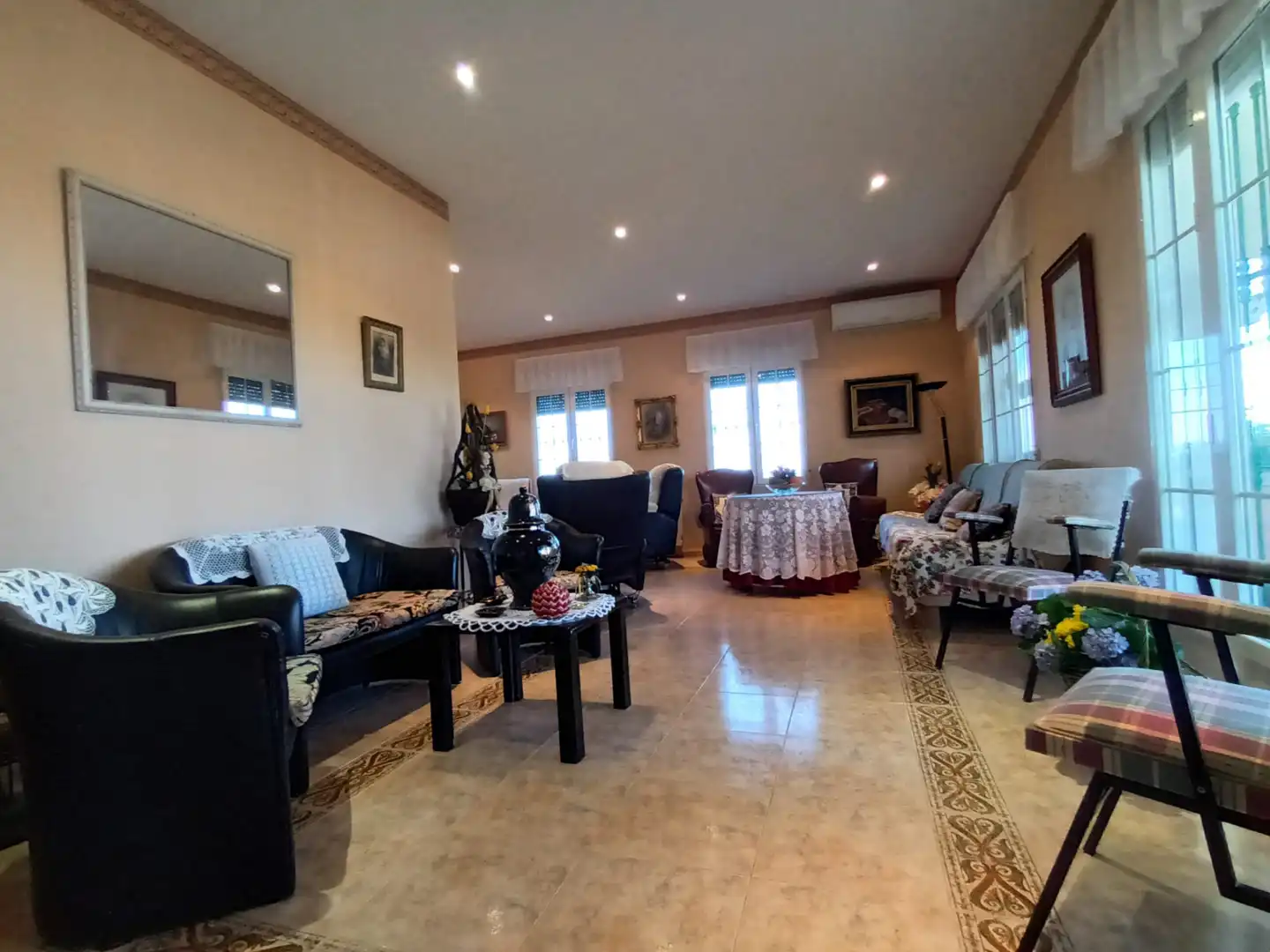 Sala de estar de Casa o chalet en venta en Medellín con Aire acondicionado, Calefacción y Jardín privado