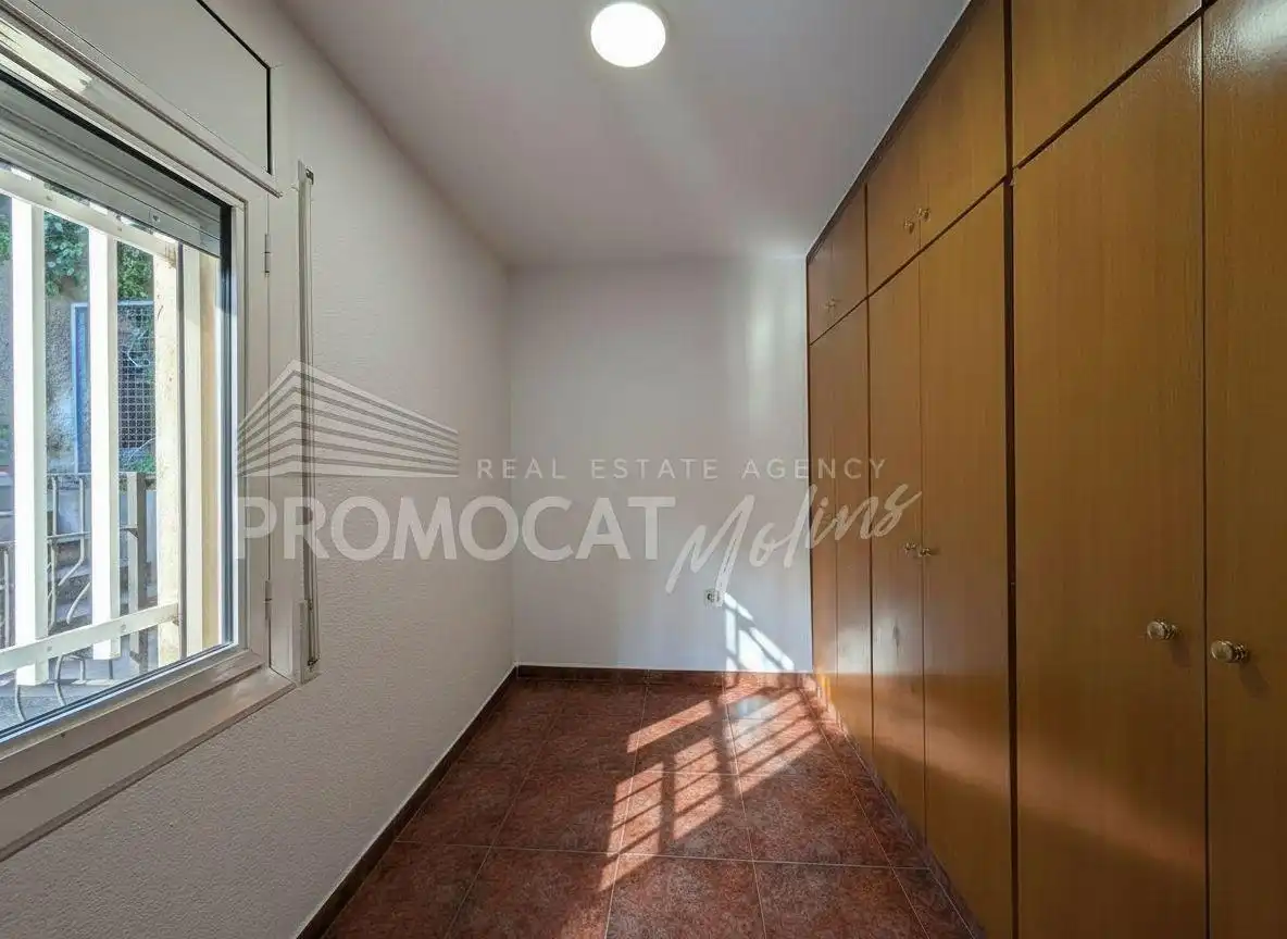 Habitación de Piso en venta en Molins de Rei con Aire acondicionado, Jardín privado y Terraza