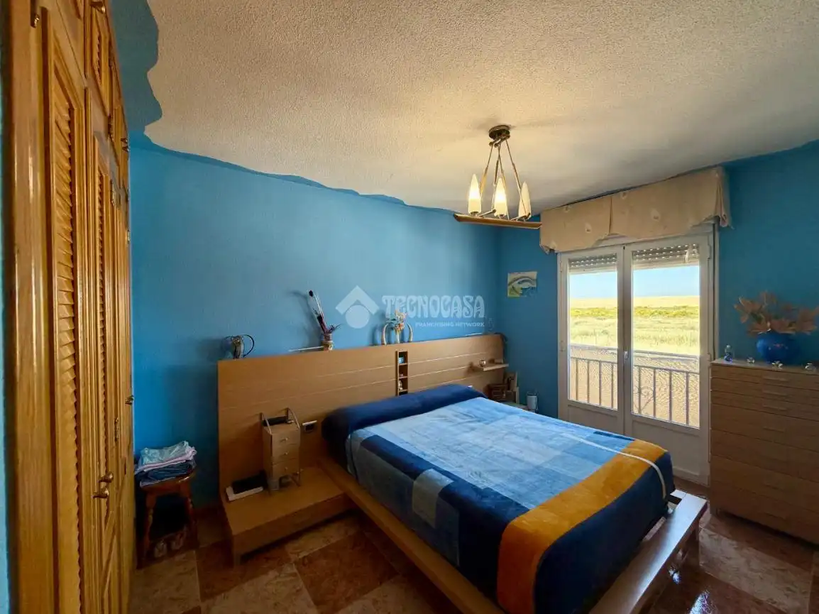 Habitación de Casa adosada en venta en Villanueva de la Torre con Jardín privado, Terraza y Balcón