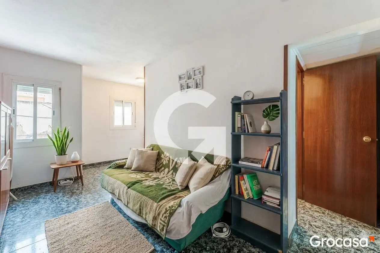 Habitación de Piso en venta en L'Hospitalet de Llobregat con Calefacción y Horno