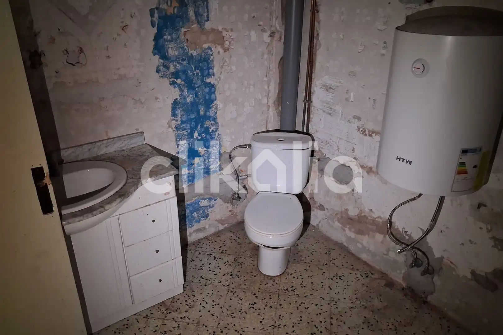 Badezimmer von Einfamilien-Reihenhaus zum Verkauf in Sabadell mit Terrasse