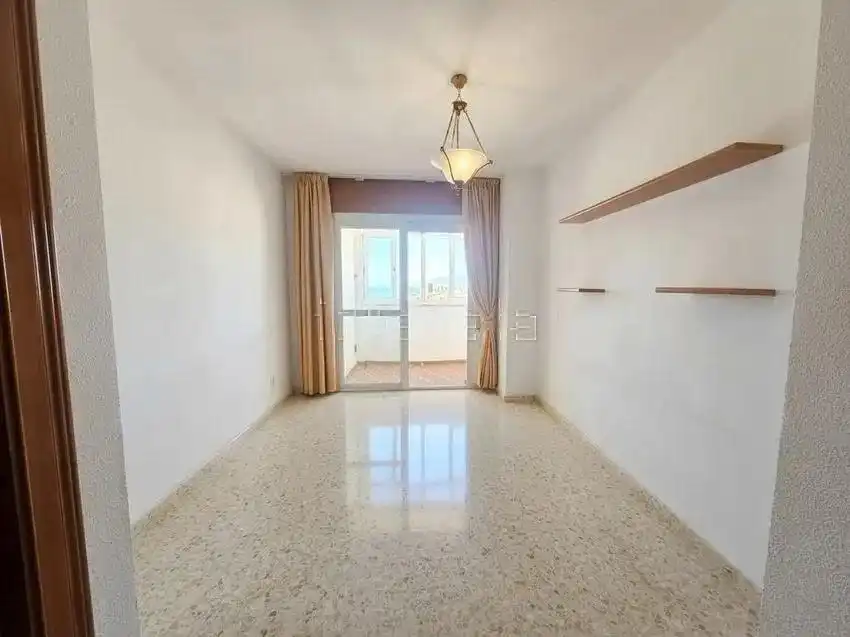 Dormitori de Apartament en venda en Rincón de la Victoria amb Terrassa, Balcó i Piscina comunitària