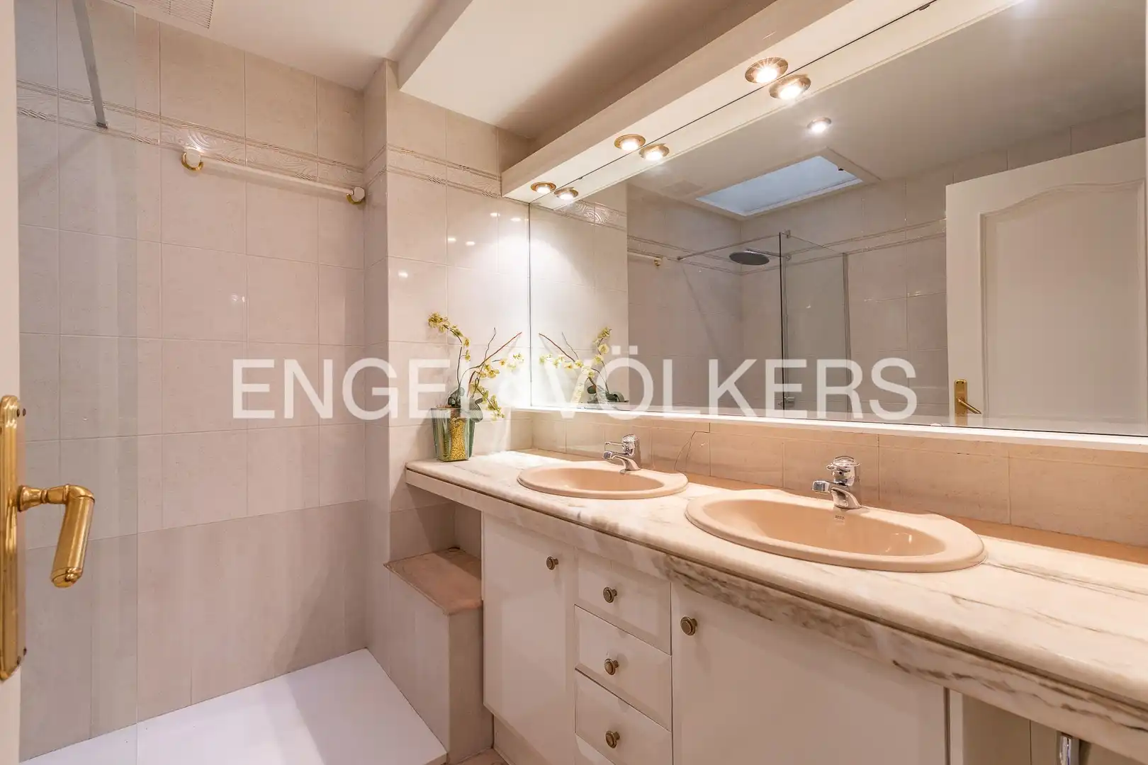 Baño de Dúplex en venta en Terrassa con Aire acondicionado, Calefacción y Terraza