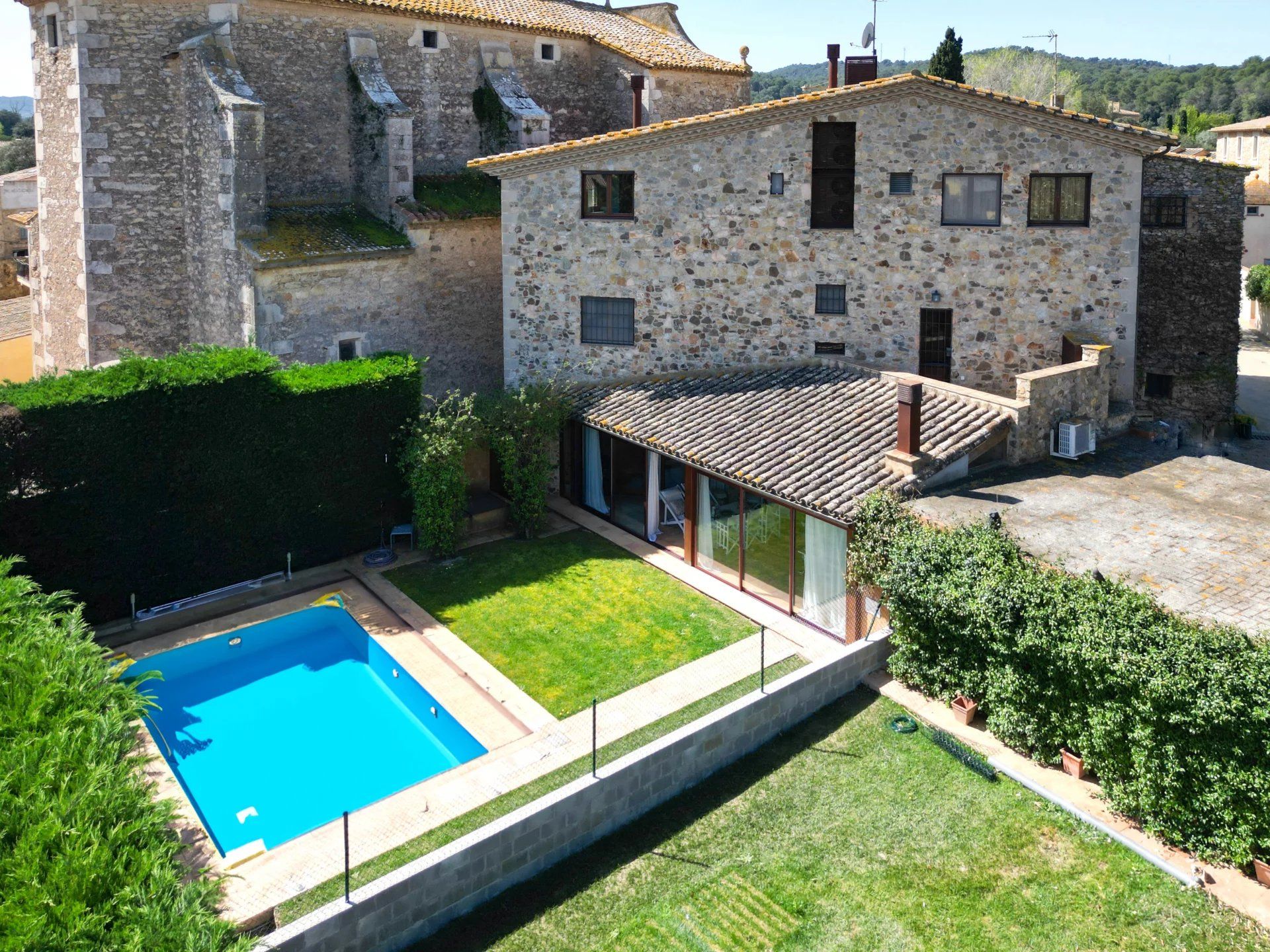 Jardí de Finca rústica en venda en Torrent (Girona) amb Jardí privat, Terrassa i Piscina