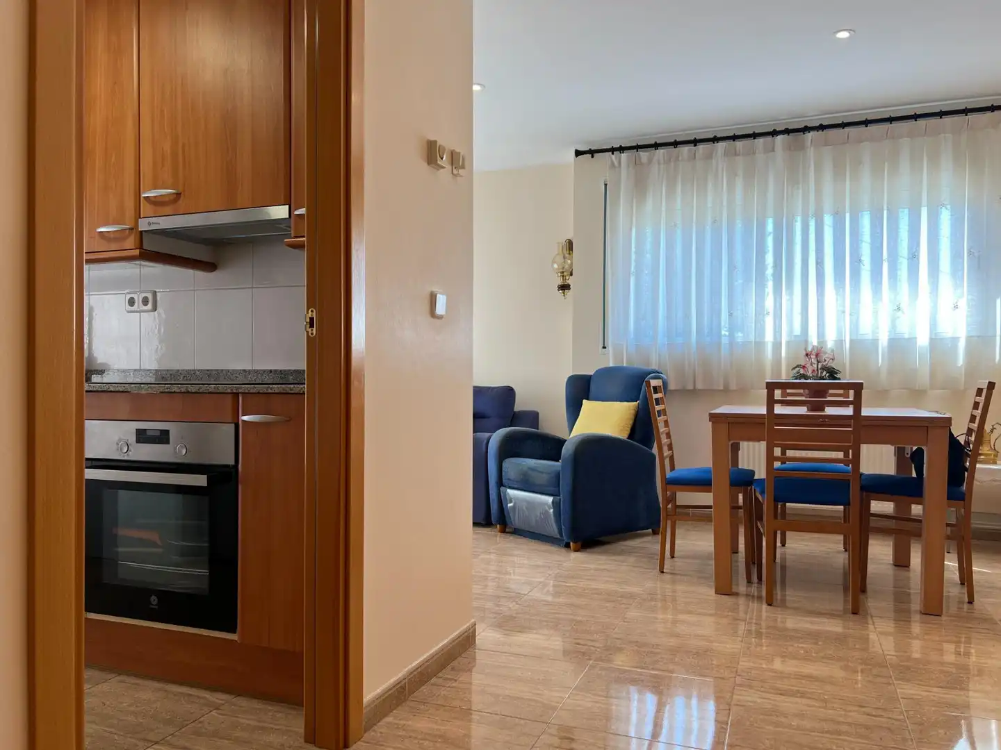 Sala de estar de Apartamento en venta en Sant Pere Pescador con Aire acondicionado, Calefacción y Balcón