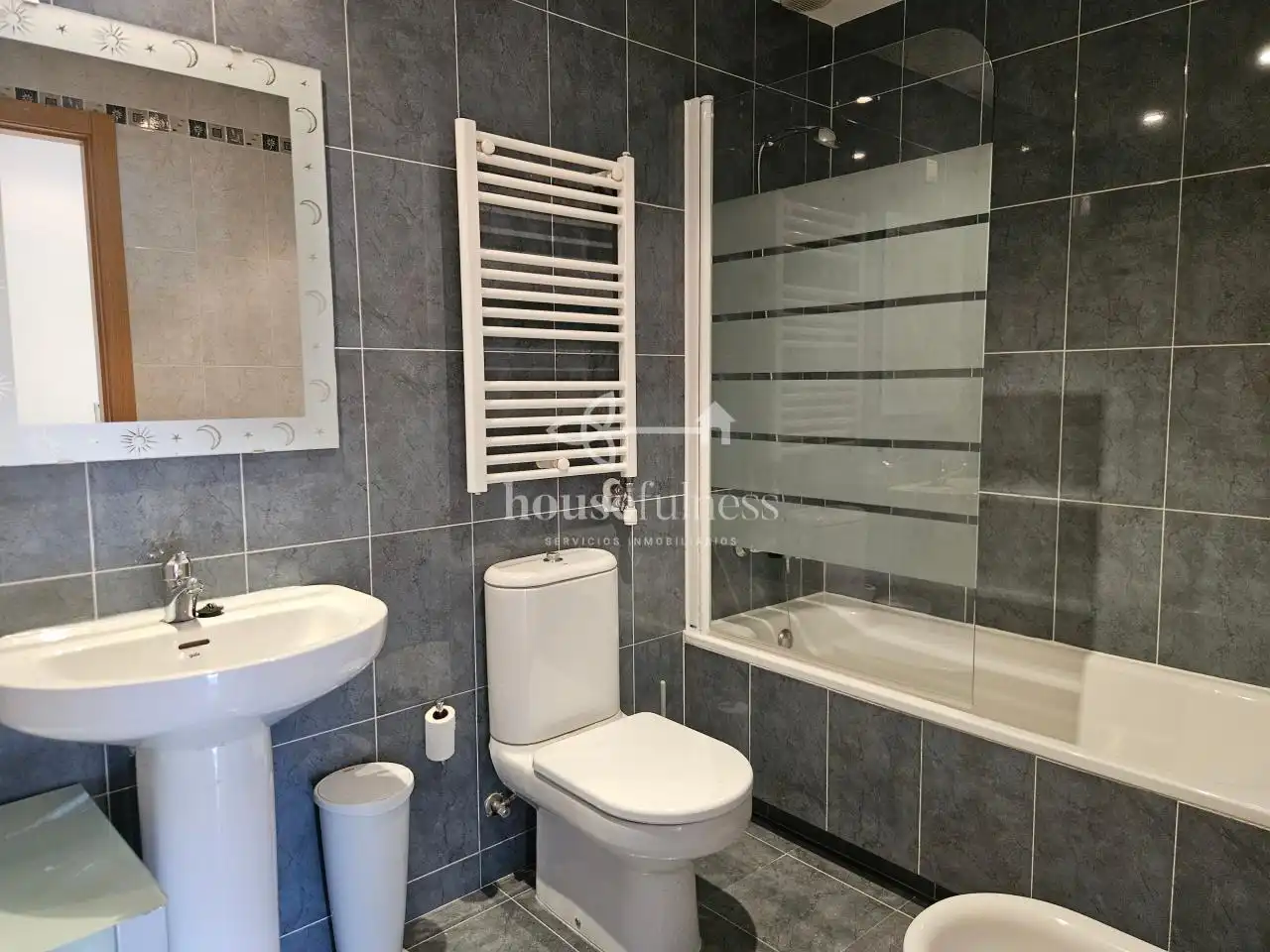 Badezimmer von Wohnung zum Verkauf in Mugardos mit Heizung, Terrasse und Abstellraum
