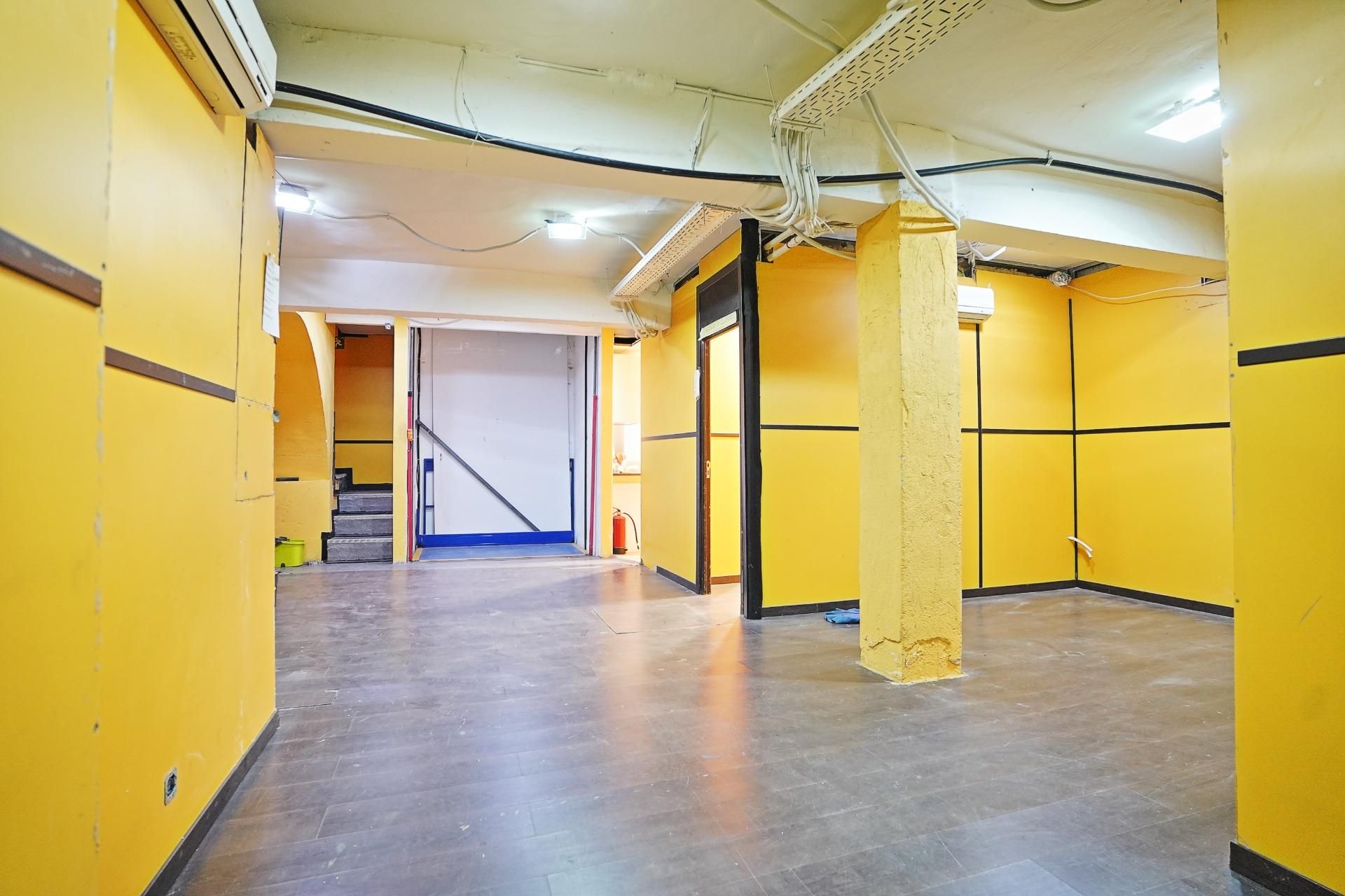 Premises for sale in  Madrid Capital  with Air Conditioner