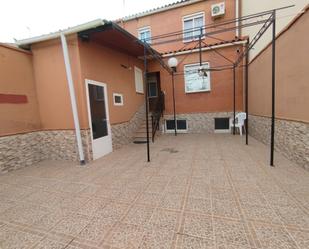 Exterior view of House or chalet for sale in Tomelloso  with Air Conditioner, Swimming Pool and Furnished