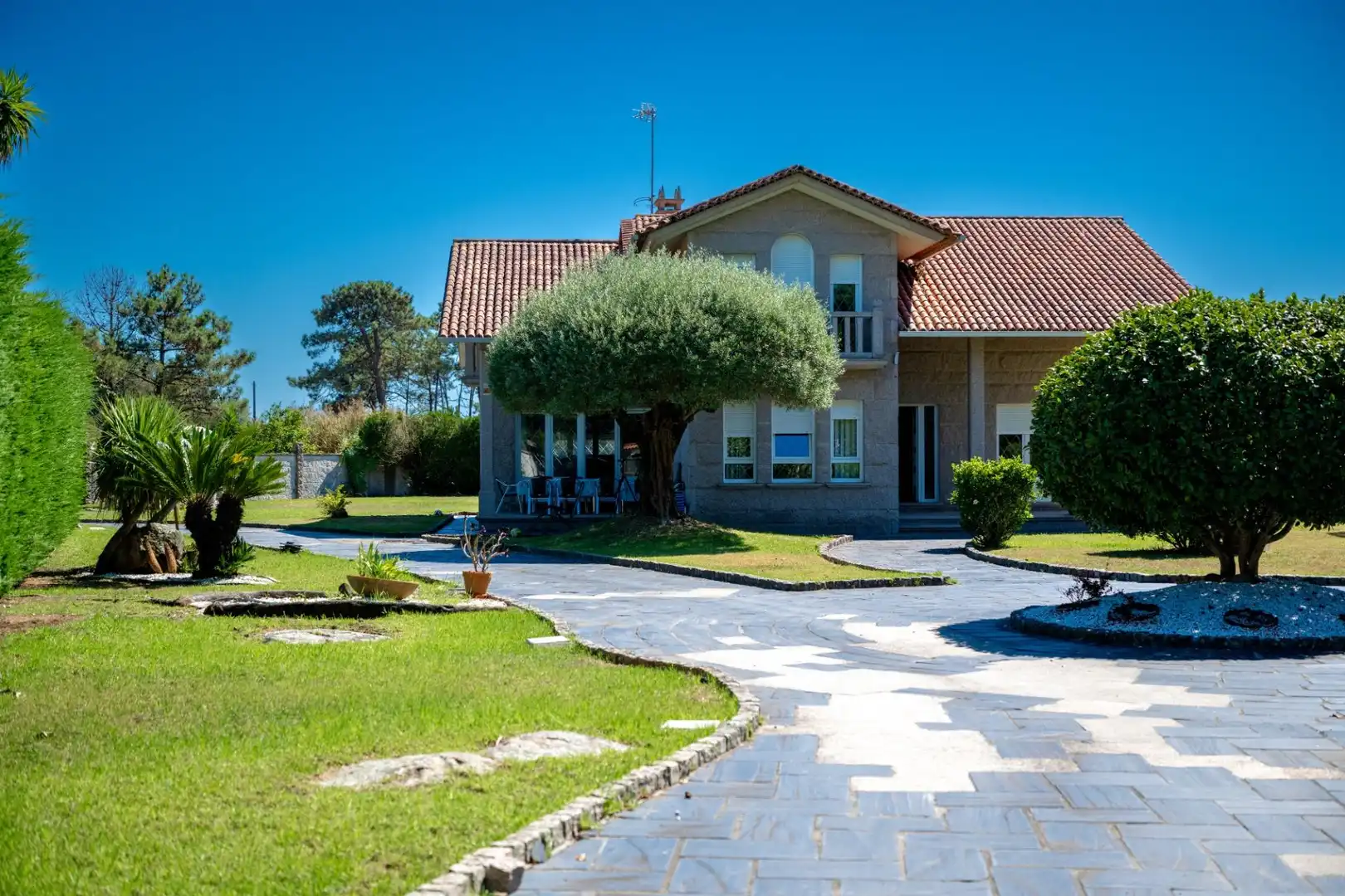 Vista exterior de Casa o chalet en venta en A Illa de Arousa  con Calefacción, Jardín privado y Terraza
