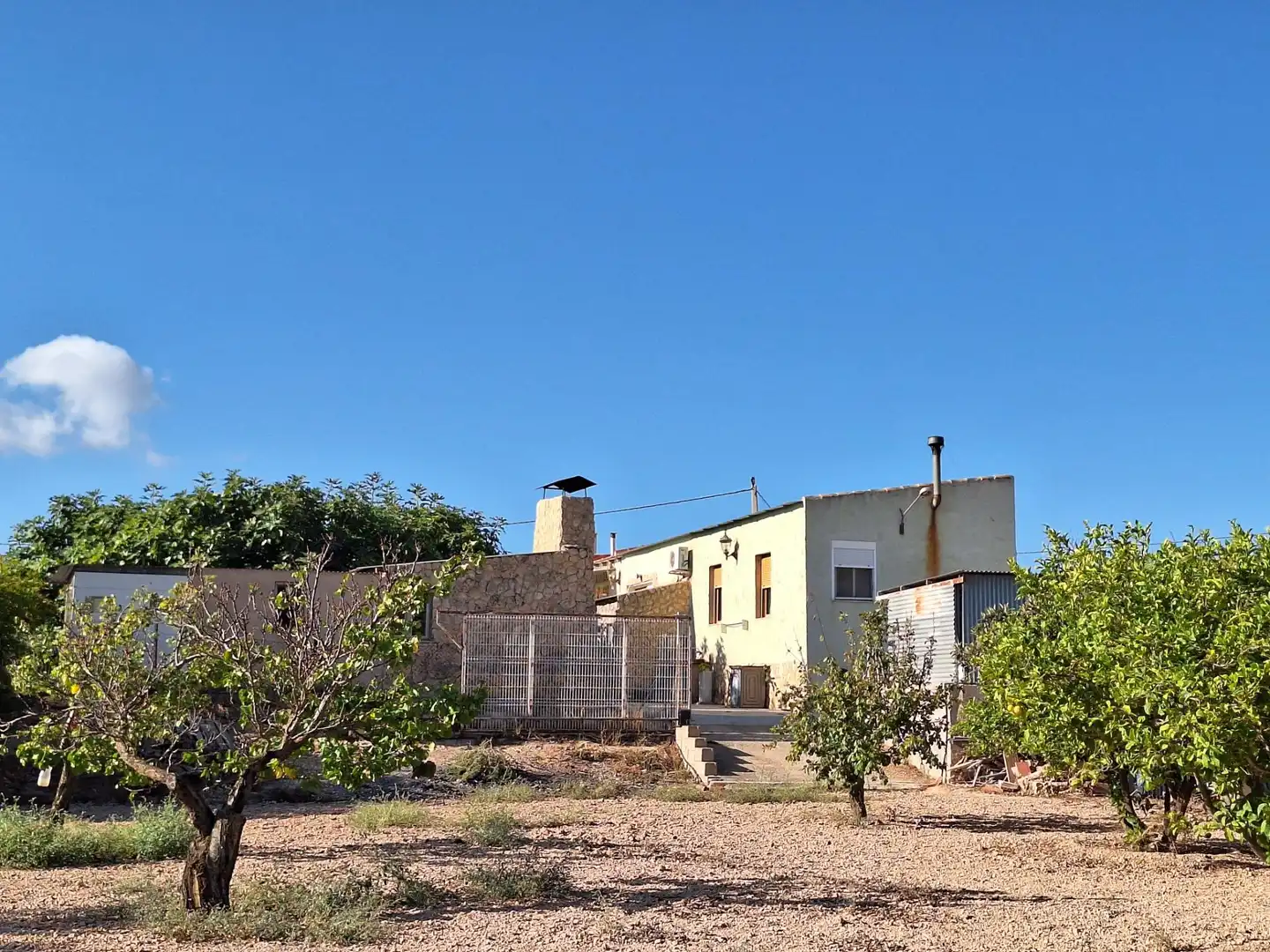 Exterior view of Houses for sale in Monóvar  / Monòver  with Air Conditioner, Heating and Private garden