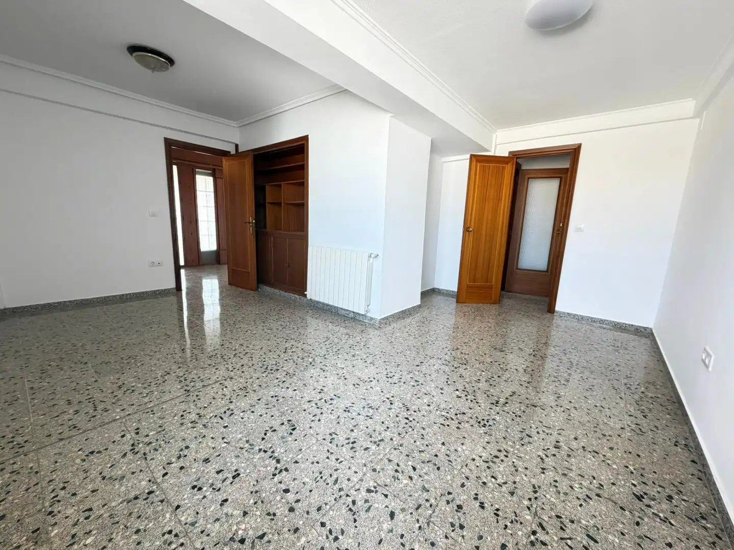 Flat for rent in Avenida AL VEDAT, Centro - Casco antiguo
