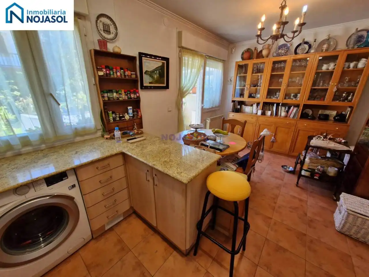 Cuina de Casa adosada en venda en Escalante amb Calefacció, Jardí privat i Parquet