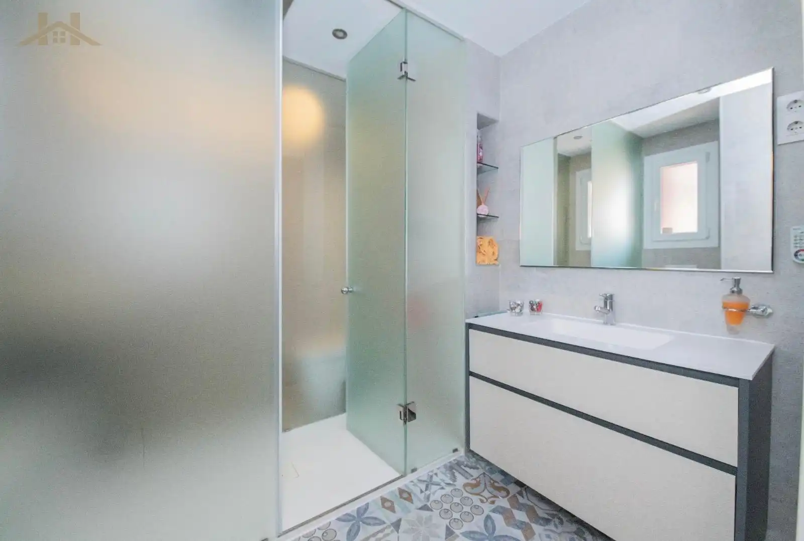 Baño de Ático en venta en Alcorcón con Aire acondicionado, Calefacción y Terraza