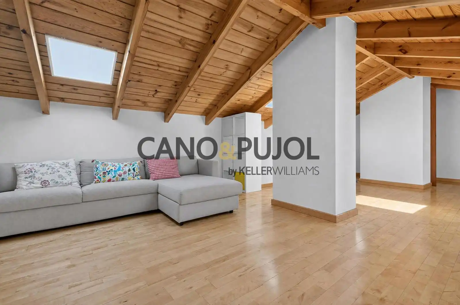 Sala de estar de Ático en venta en Rubí con Aire acondicionado, Calefacción y Jardín privado