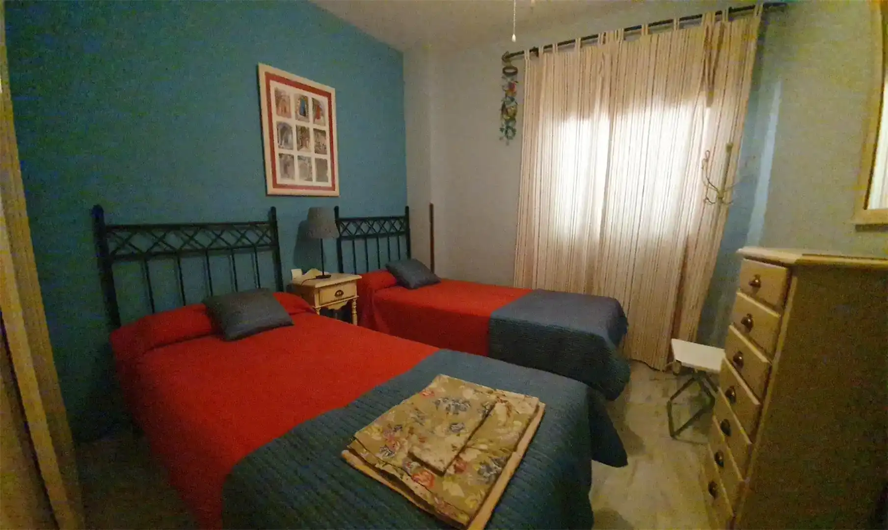 Habitación de Apartamento de alquiler en Rota con Aire acondicionado, Jardín privado y Piscina