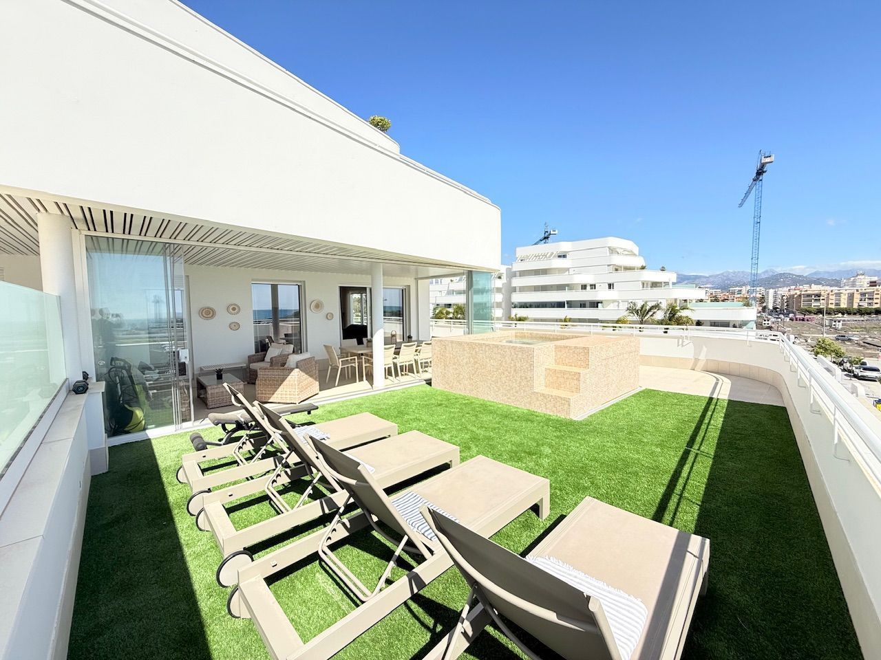 Terrasse von Wohnung zum Verkauf in Vélez-Málaga mit Klimaanlage, Heizung und Privatgarten