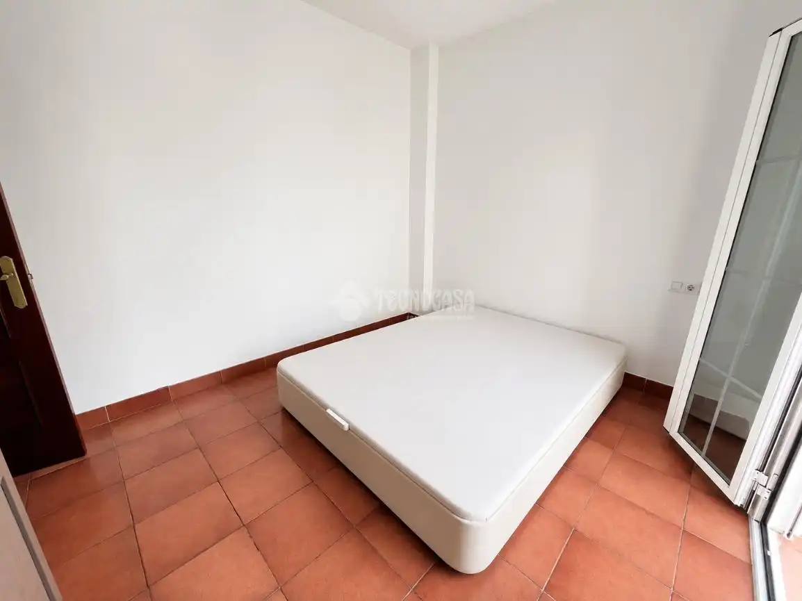 Dormitori de Casa adosada en venda en San Fernando amb Terrassa i Balcó