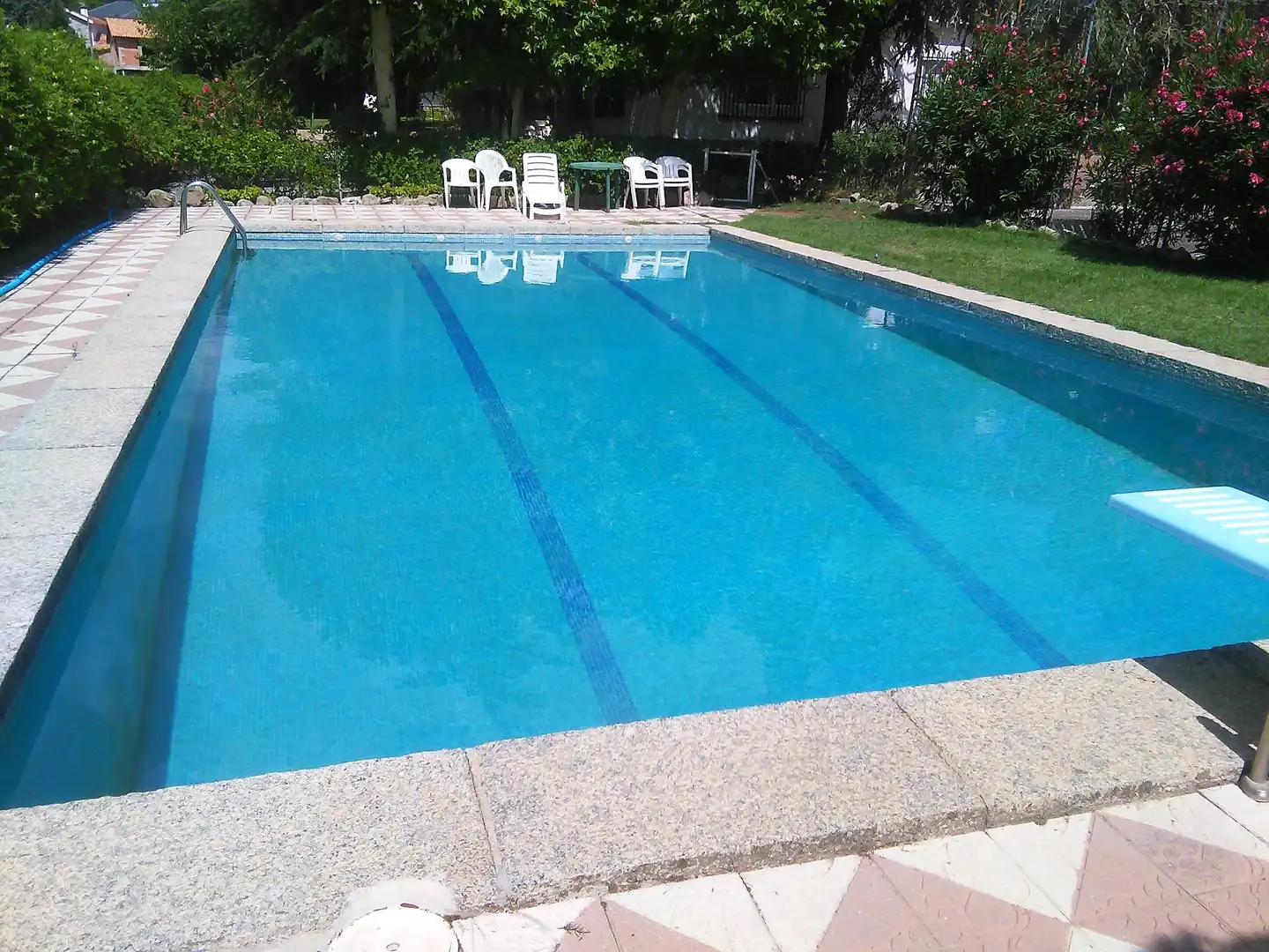 Schwimmbecken von Haus oder Chalet zum Verkauf in Moralzarzal mit Heizung, Privatgarten und Terrasse