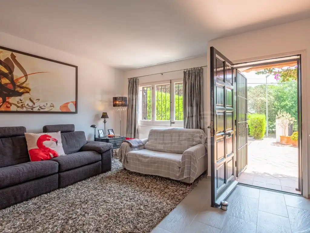 Sala d'estar de Casa o xalet en venda en Palafrugell