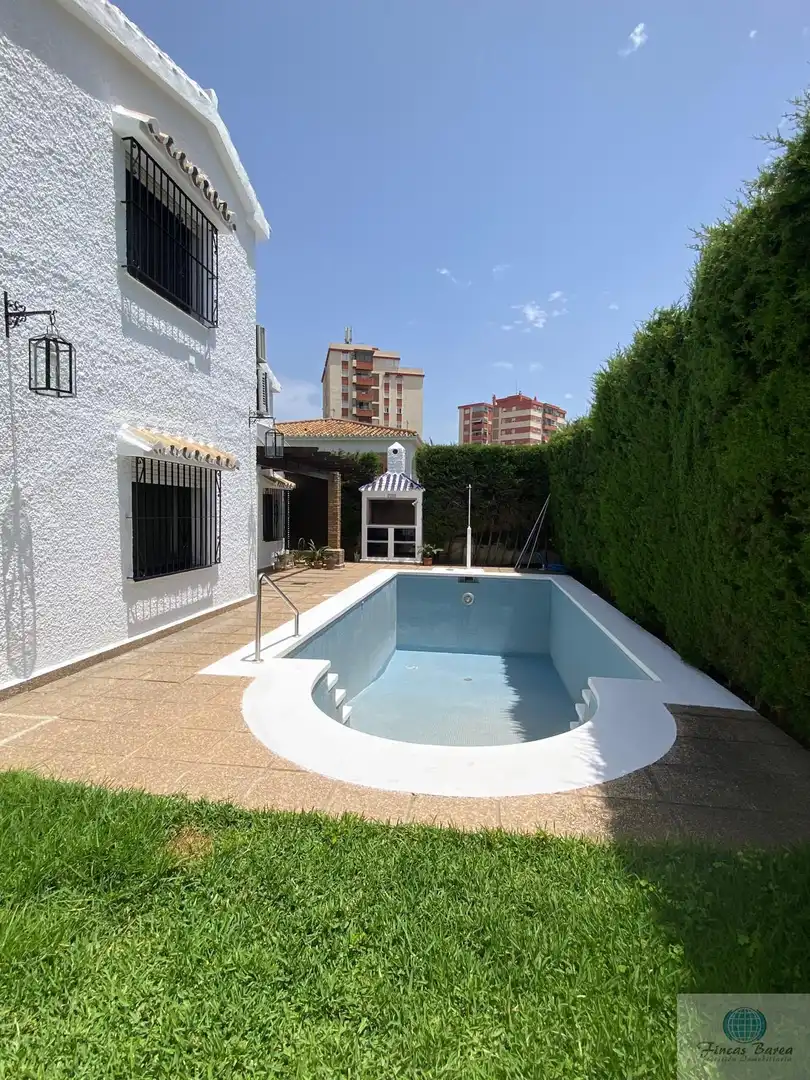 Chalet con piscina en venta en Castillo Sohail - Myramar, imagen 18