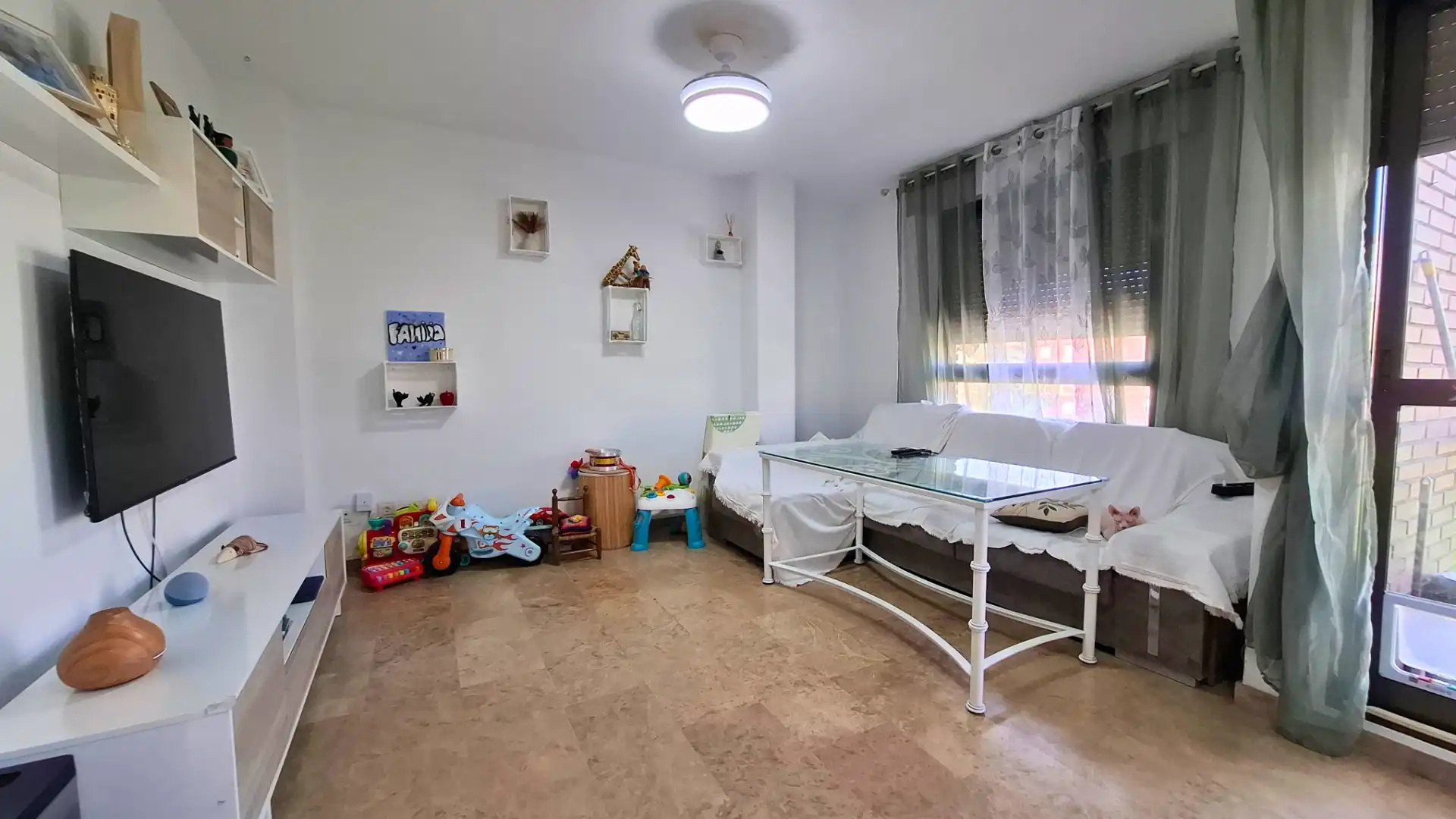 Sala d'estar de Pis en venda en Córdoba amb Aire condicionat, Calefacció i Terrassa
