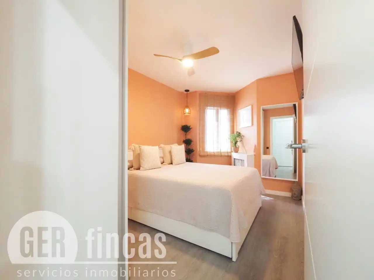 Bedroom of Flat for sale in Rubí  with Air Conditioner, Heating and Parquet flooring