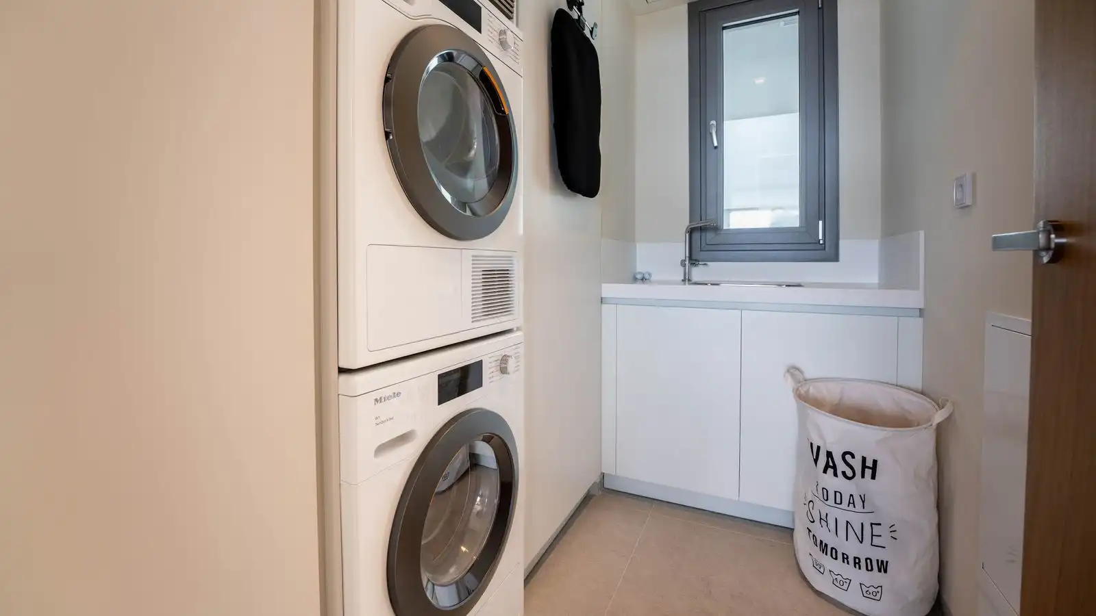 Schlafzimmer von Wohnung zum Verkauf in Benahavís mit Terrasse, Abstellraum und Möbliert