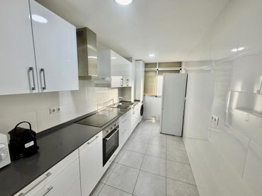 Piso con balcón en venta en Bailén - Miraflores