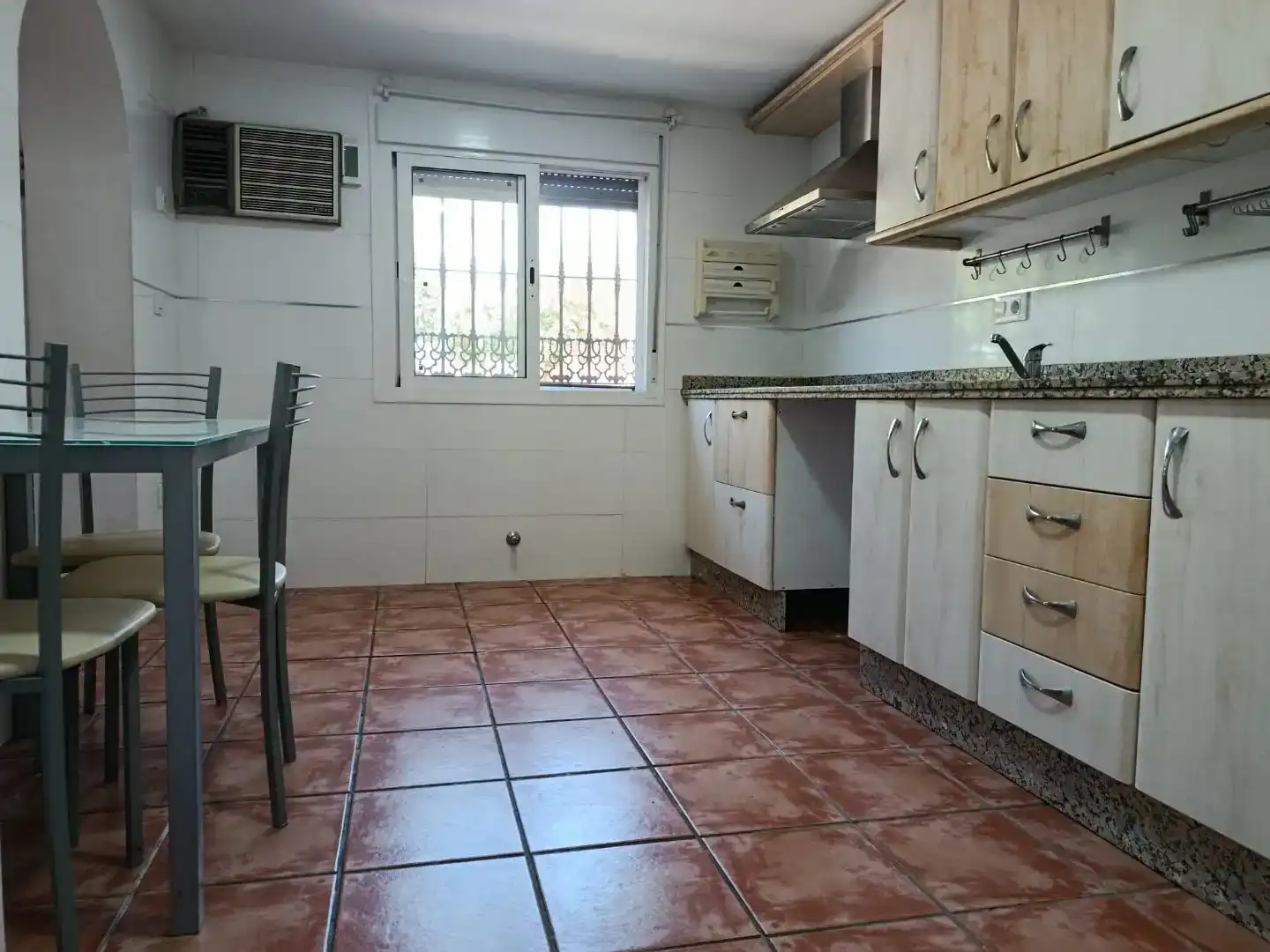 Cuina de Pis en venda en Santiponce amb Aire condicionat, Traster i Moblat