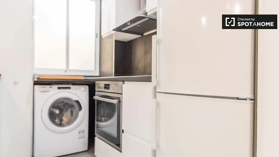 Cocina de Piso de alquiler en Valencia con Aire acondicionado, Calefacción y Amueblado