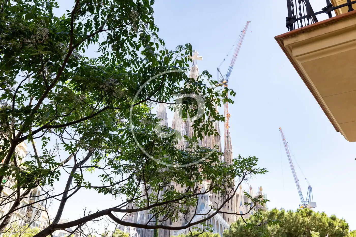 Außenansicht von Wohnung zum Verkauf in Barcelona mit Klimaanlage, Heizung und Balkon