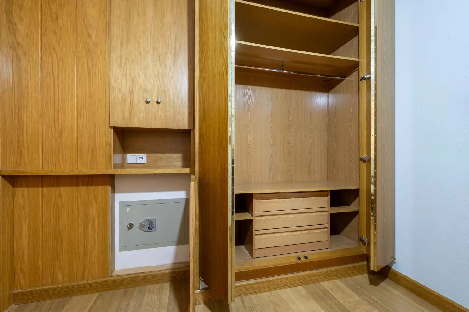 Bedroom of Flat for sale in Murcia  with Air Conditioner, Heating and Parquet flooring