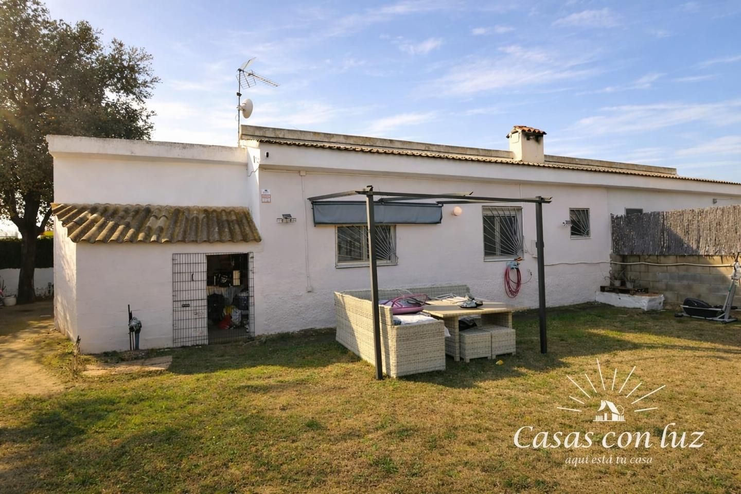 Vista exterior de Casa adosada en venta en  Zaragoza Capital con Aire acondicionado, Jardín privado y Terraza