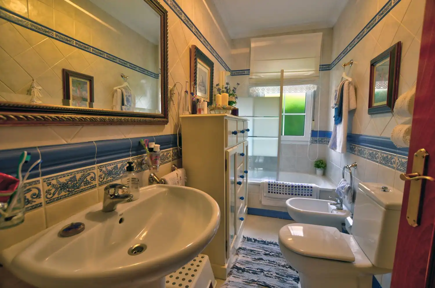 Baño de Casa o chalet en venta en Avilés con Calefacción, Terraza y Trastero