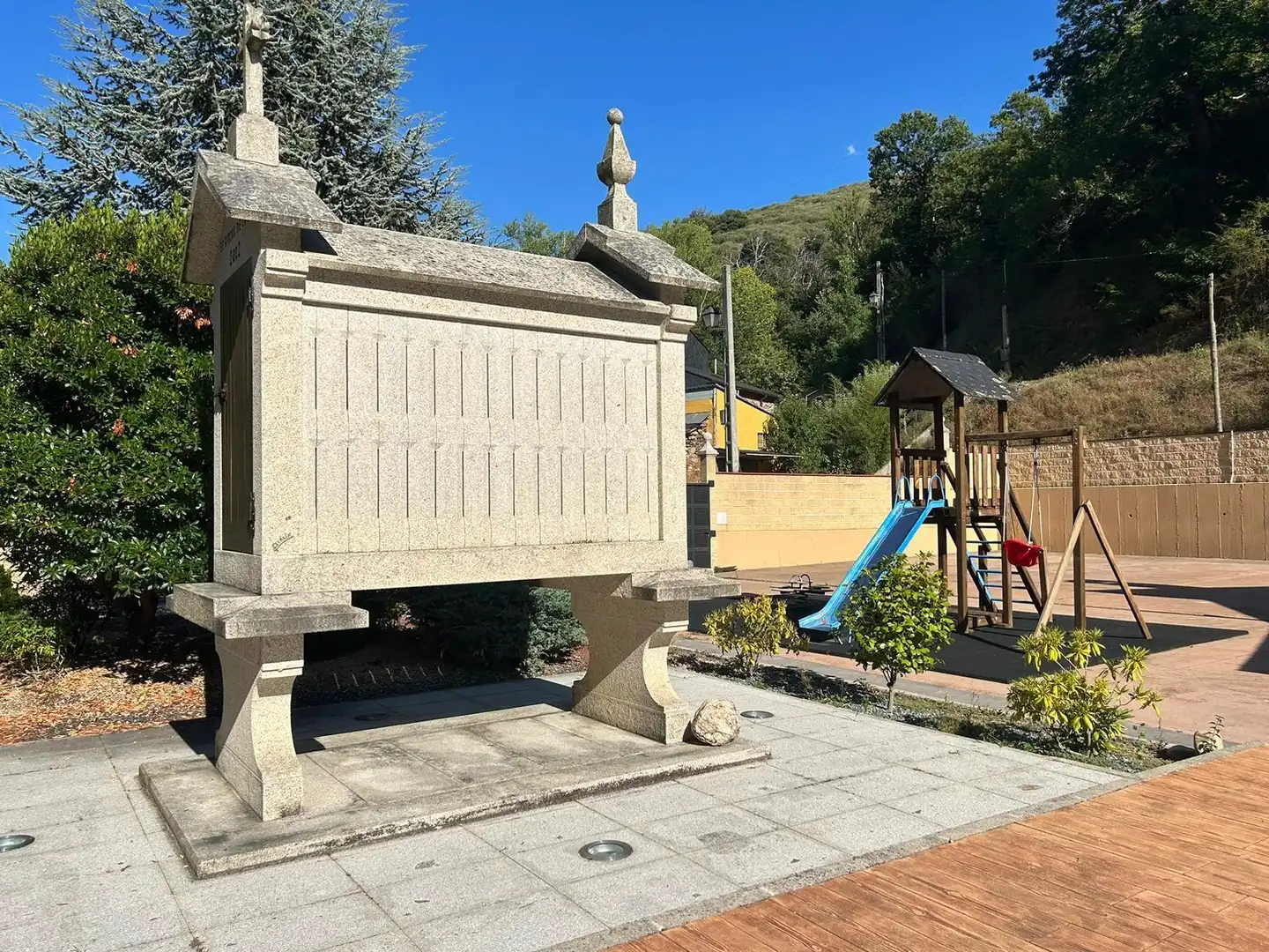 Jardí de Casa o xalet en venda en Ponferrada amb Jardí privat i Moblat