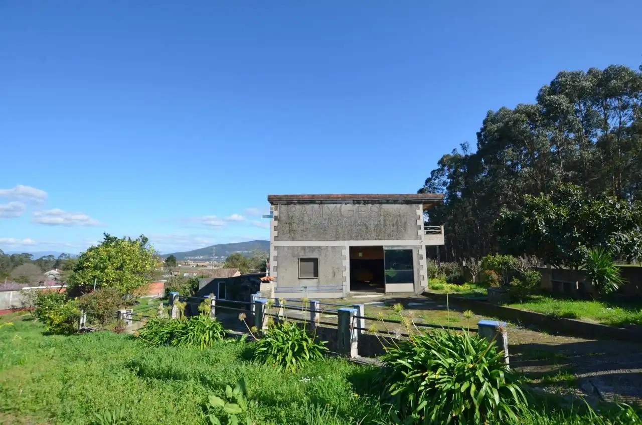 Vista exterior de Casa o xalet en venda en Tomiño amb Jardí privat, Terrassa i Traster