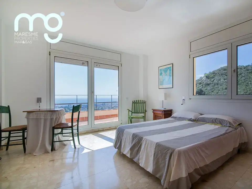 Habitación de Casa o chalet en venta en Tiana con Aire acondicionado, Calefacción y Jardín privado