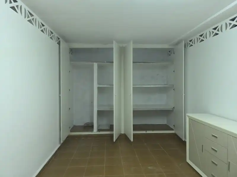 Schlafzimmer von Garage zum Verkauf in Cullera