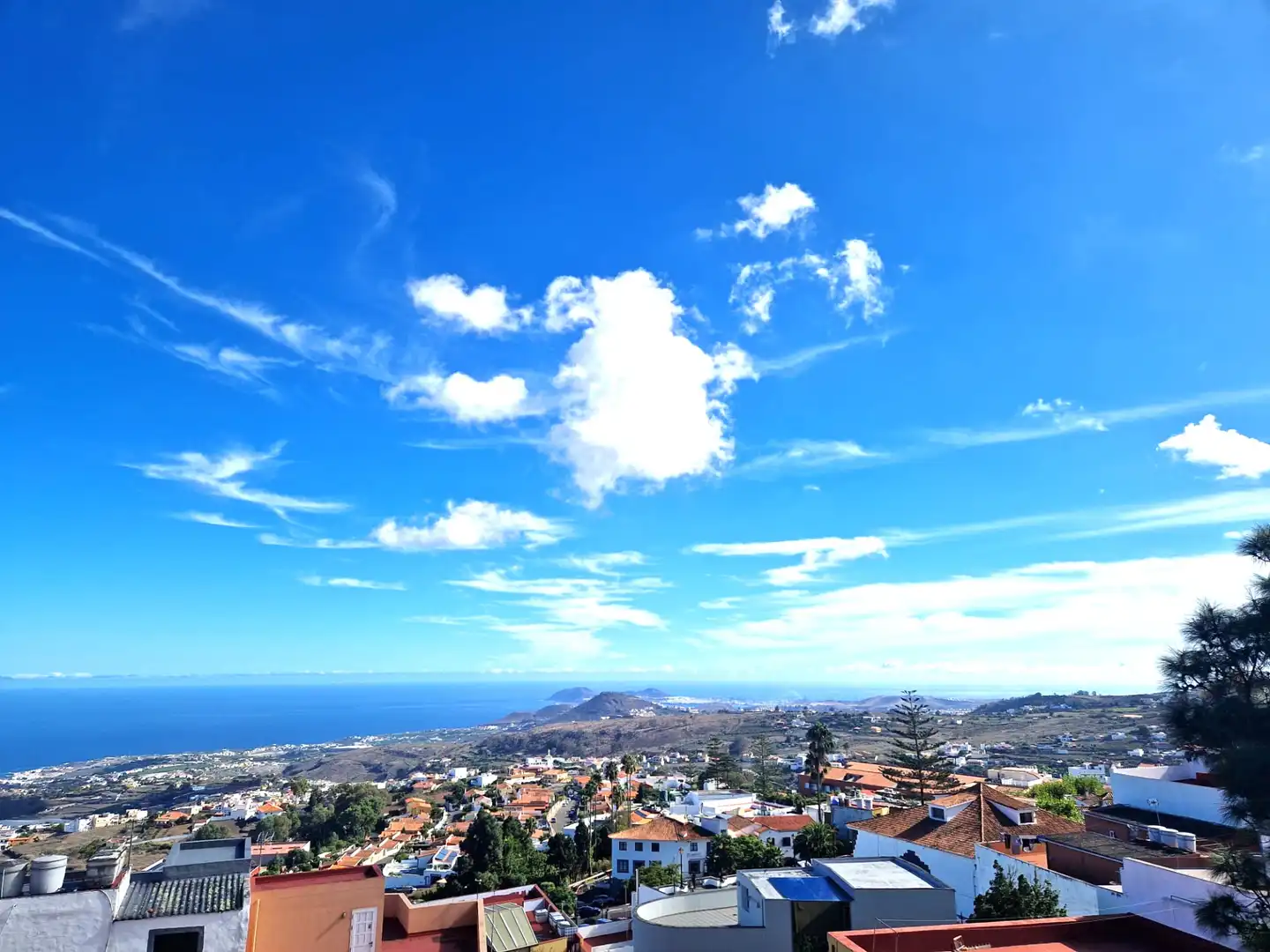 Vista exterior de Casa adosada en venda en Firgas amb Jardí privat, Terrassa i Balcó