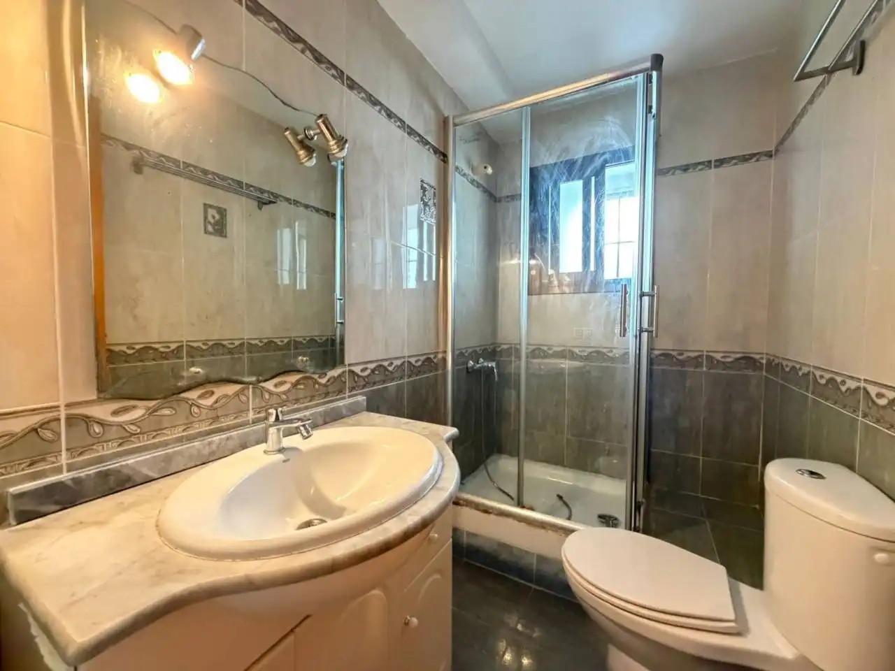 Bathroom of Flat for sale in Castellón de la Plana / Castelló de la Plana  with Air Conditioner and Balcony