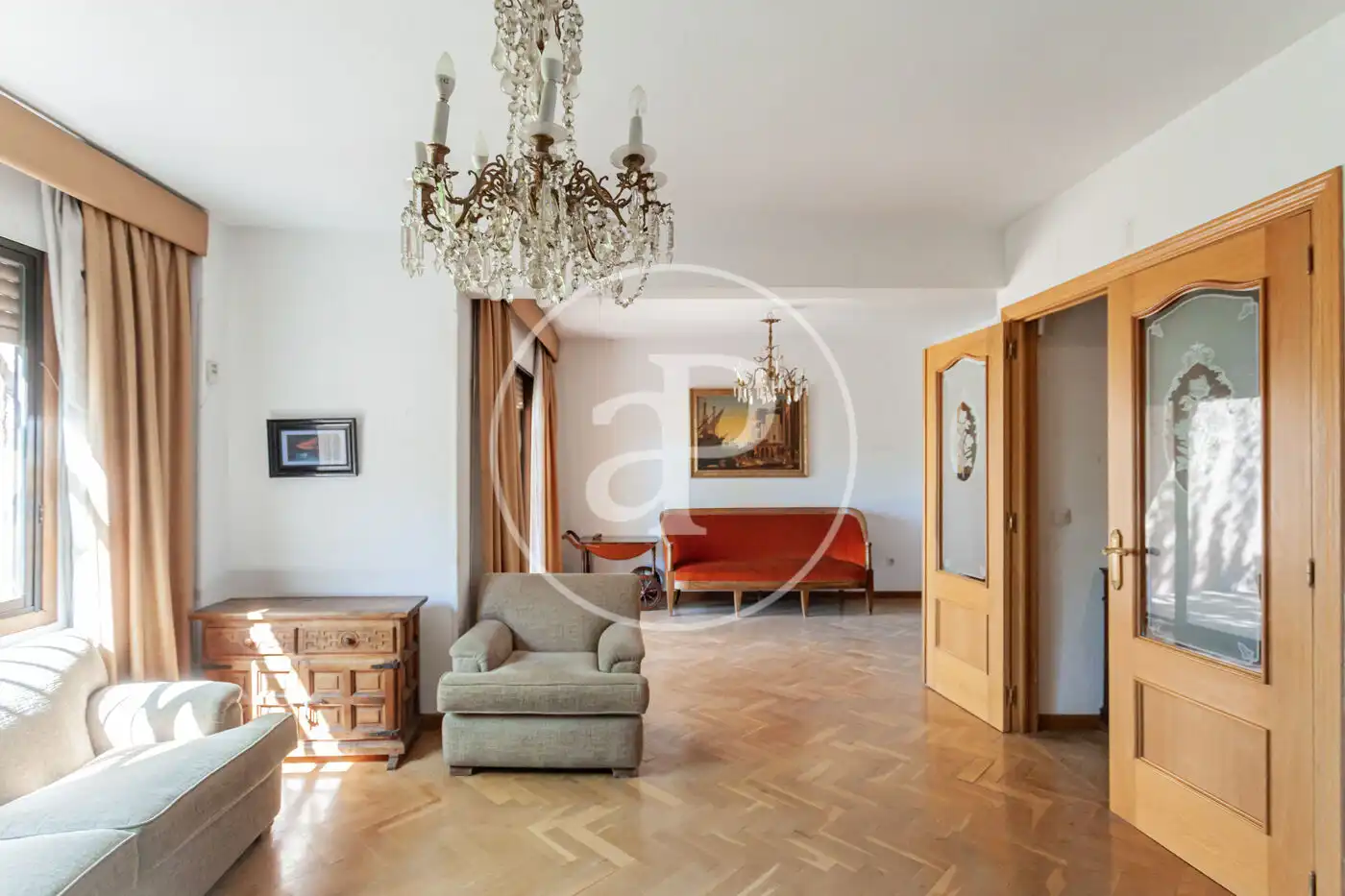 Sala d'estar de Casa adosada en venda en Madrid amb Calefacció, Jardí privat i Piscina