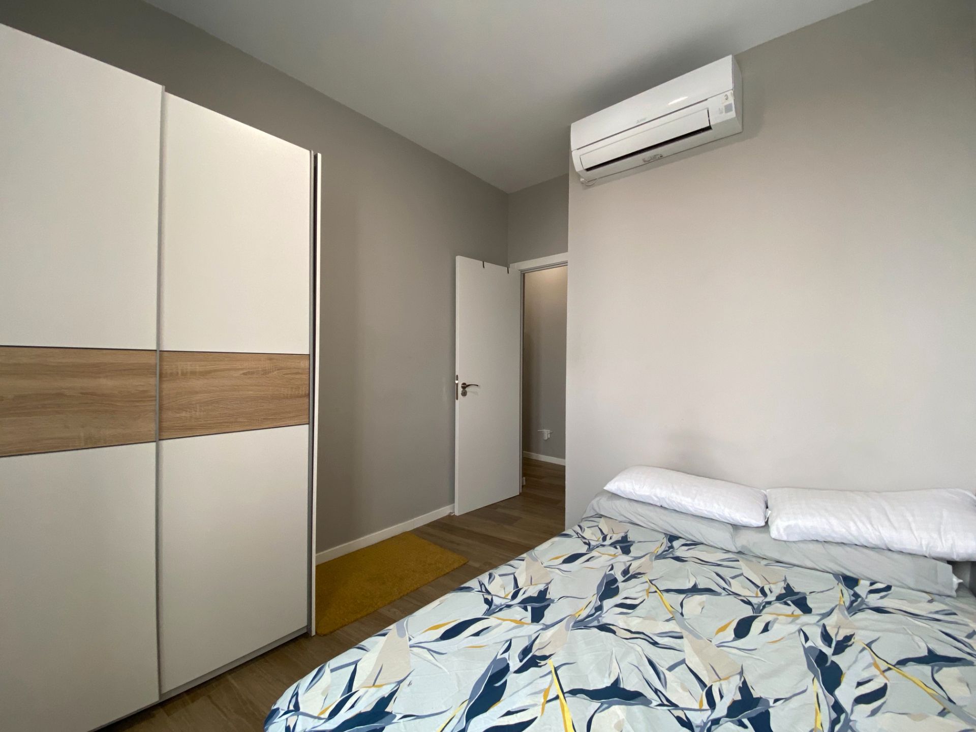Bedroom of Flat to share in  Madrid Capital  with Air Conditioner, Furnished and Oven