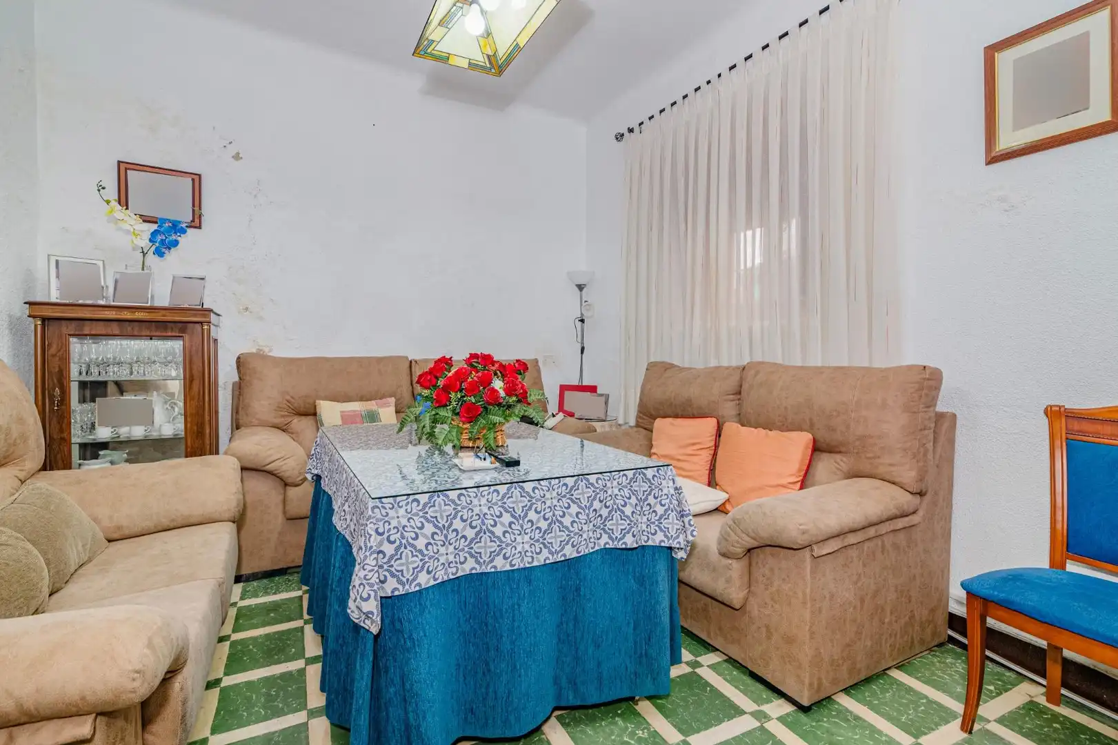 Sala d'estar de Casa adosada en venda en La Zubia amb Terrassa