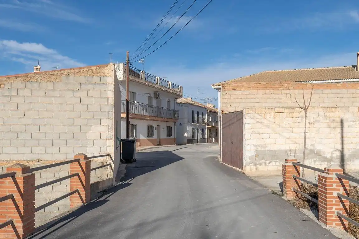 Vista exterior de Casa o xalet en venda en Cacín amb Balcó
