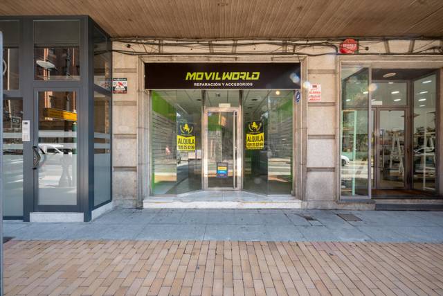 Local comercial en Venta en De Portugal en Puerta del Ángel