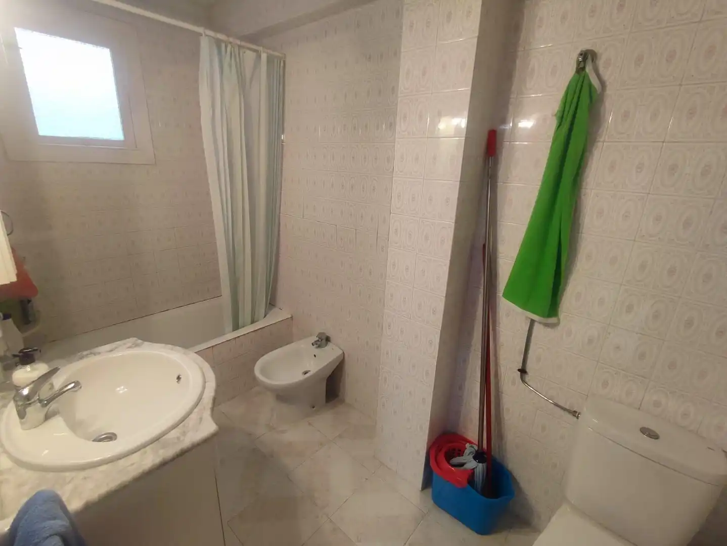 Baño de Apartamento en venta en Guardamar del Segura con Amueblado